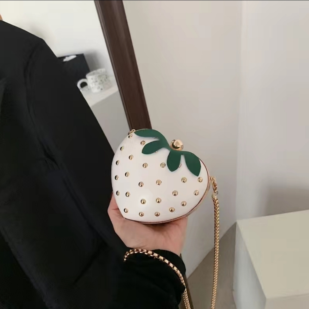 ✨️🤍 Mini WHITE Heart Shaped novelty Bag, Strawberry Design Rivets  Crossbody 🤍 - Picture 8 of 8